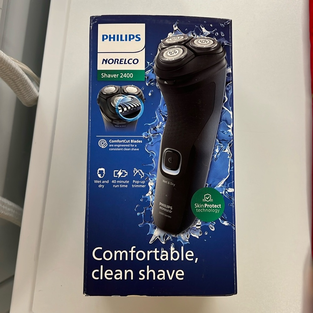 Cordless Norelco electric shaver